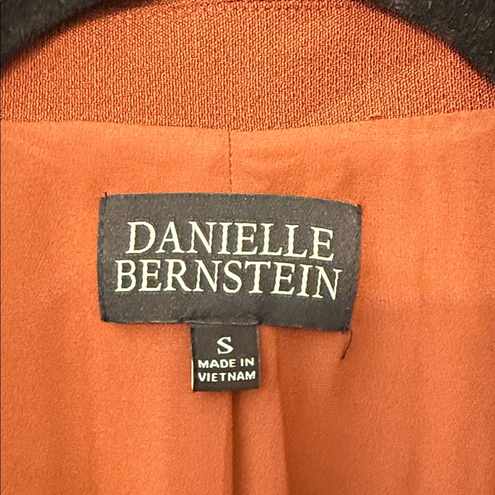 DANIELLE BERNSTEIN Rust Blazer - Picture 2 of 3
